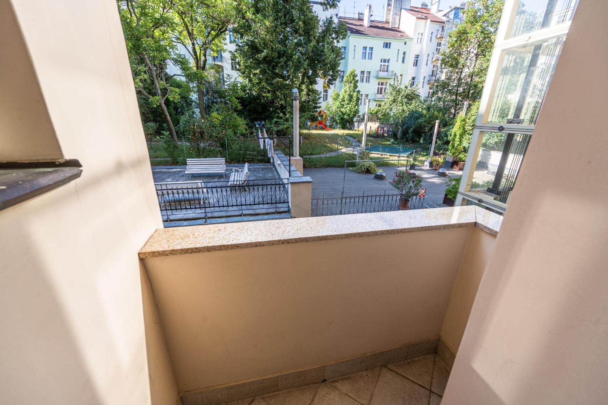 Jiriho Z Podebrad Apartments Prag Eksteriør billede
